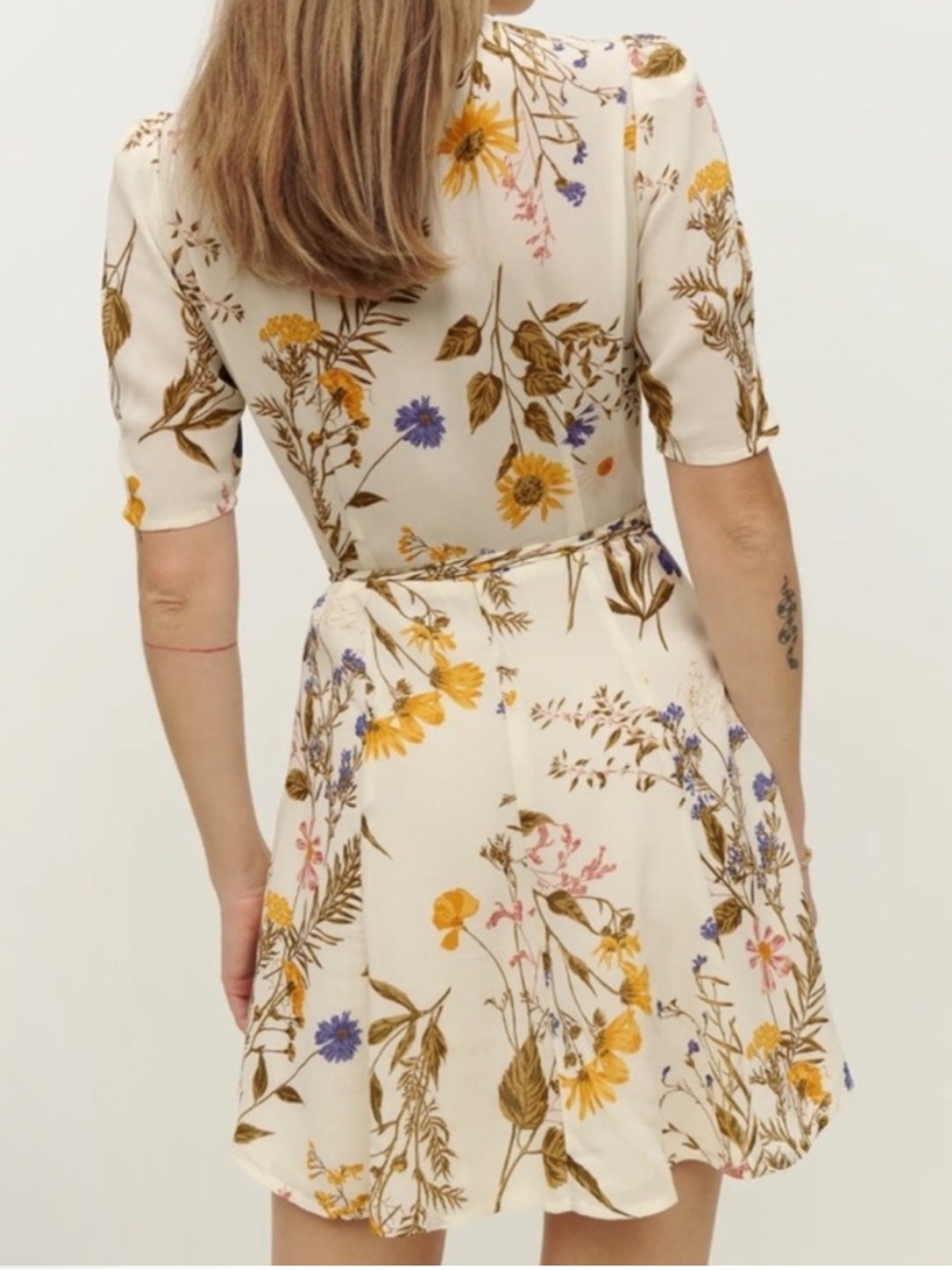 Reformation Lucky Floral Wrap Dress! Size S - Picture 3 of 4